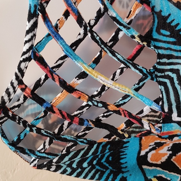 Cable & Gauge Short sleeve abstract print top - Picture 4 of 5